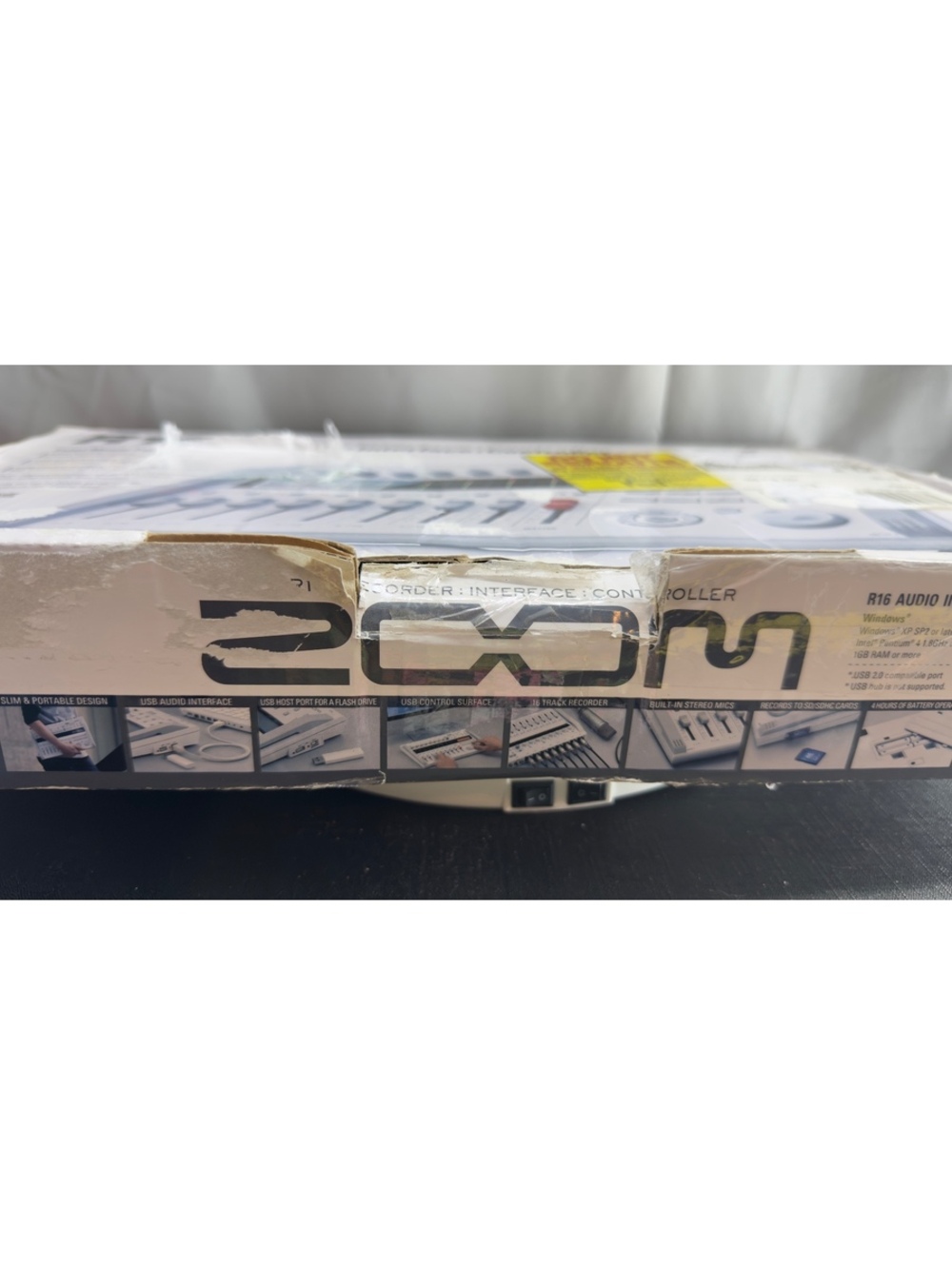 Zoom R16 Portable Multitrack Recorder Controller and Interface - Picture 3 of 10